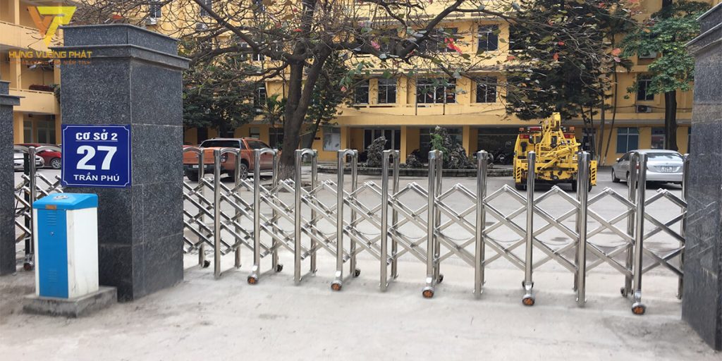 Lắp cổng xếp inox tự động công an thành phố Hà Nội